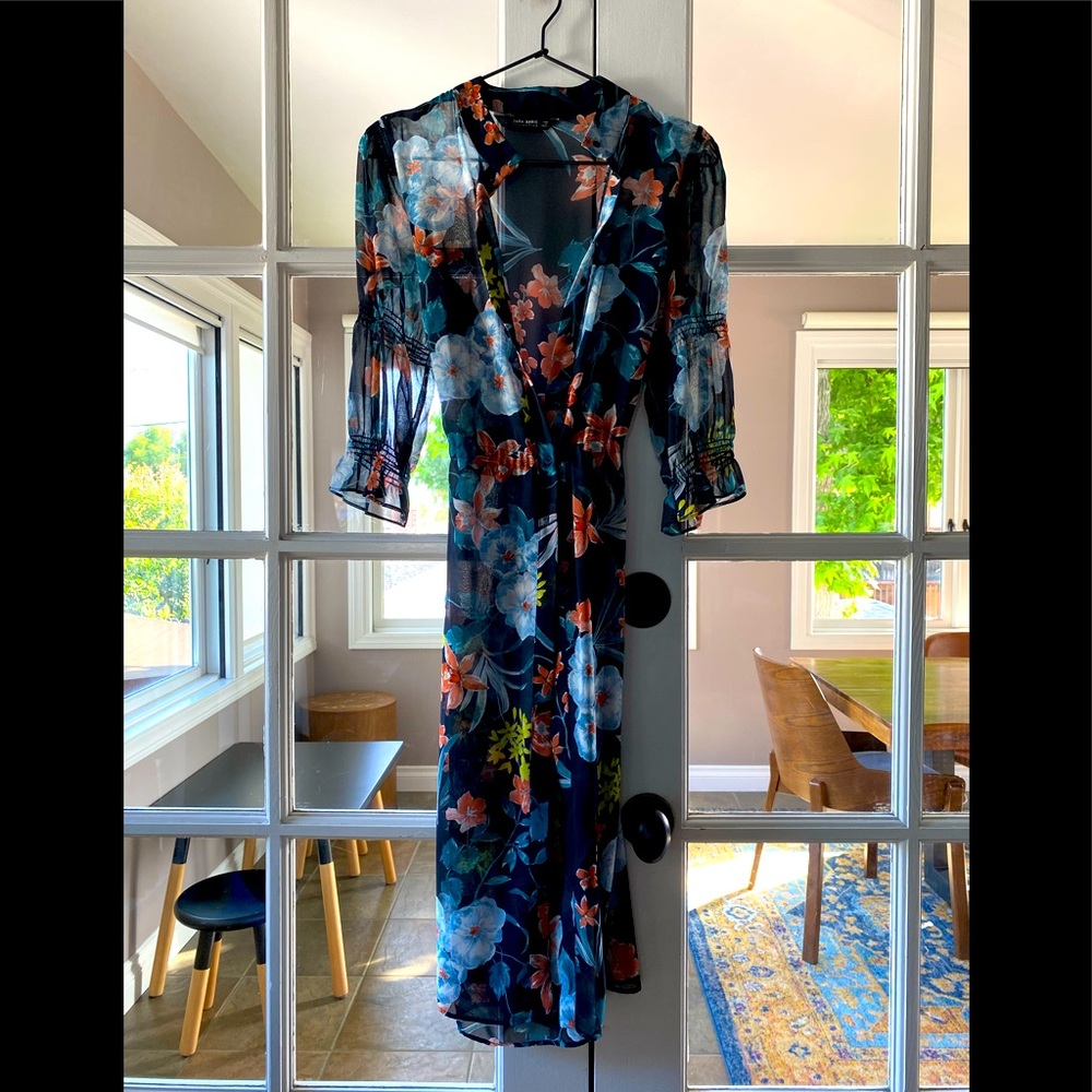 ZARA. size small. breezy overlay top. can be worn as a dress.